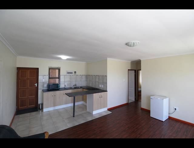 2 BEDROOM APARTMENT TO LET IN KLEINMOND CENTRAL